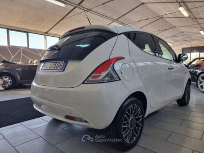 Lancia Ypsilon Neopatentati GPL Bianco usata larciano