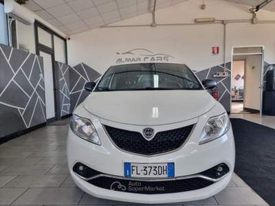 Lancia Ypsilon Neopatentati GPL Bianco usata larciano