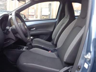 Toyota Aygo 1000 VVT-I ACTIVE 72CV 5P CARPLAY CAM ITALIA Grigio usata Pistoia
