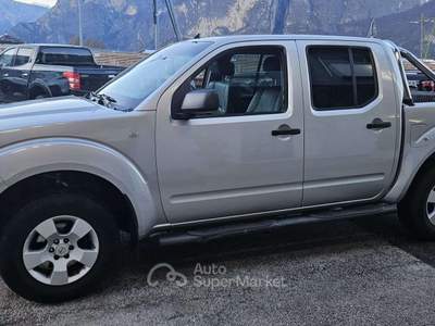Nissan Navara Navara d.cab 2.5 dci SE 174cv usata San Michele all'Adige