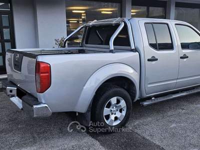 Nissan Navara Navara d.cab 2.5 dci SE 174cv usata San Michele all'Adige