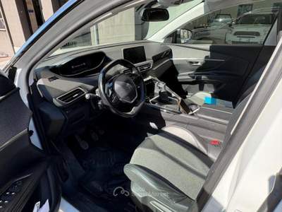 Peugeot 5008 5008 1.6 bluehdi Allure s&amp;s 120cv 7p.ti Bianco usata Cento