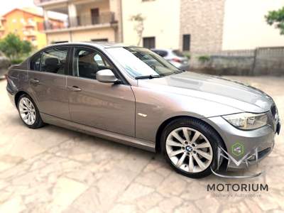 BMW Serie 3 325tds d Futura FL Grigio usata Rende