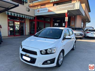 Chevrolet Aveo 1.2 LT 86cv 5p Bianco usata Campolongo Maggiore Chevrolet Aveo 1.2 LT 86cv 5p Bianco usata Campolongo Maggiore