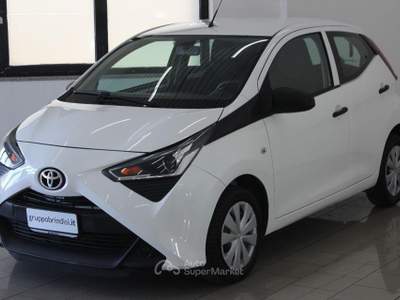 Toyota Aygo 1.0 VVT-i 72 CV 5p. x-business Bianco usata Potenza