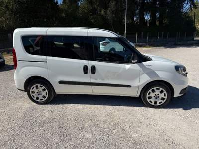 Fiat Doblò 1.6 Mjet 105cv Lounge N1 Bianco usata Rocca Priora