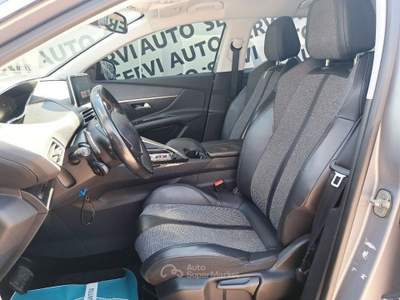 Peugeot 3008 3008 1.2 puretech t Allure s&s 130cv eat6 Grigio usata Casoria