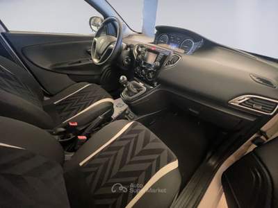 Lancia Ypsilon 1.2 69cv GPL Ecochic Gold Beige usata MONOPOLI