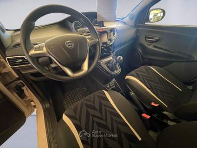 Lancia Ypsilon 1.2 69cv GPL Ecochic Gold Beige usata MONOPOLI