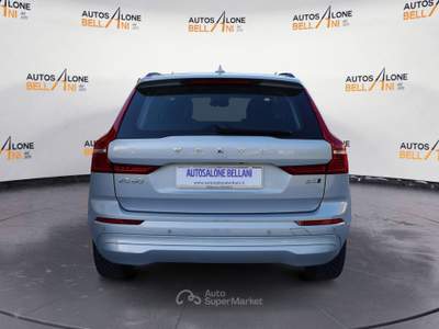 Volvo XC60 B4 D AWD automatico Momentum Pro Grigio usata Feltre