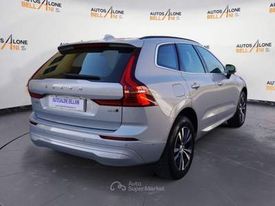 Volvo XC60 B4 D AWD automatico Momentum Pro Grigio usata Feltre