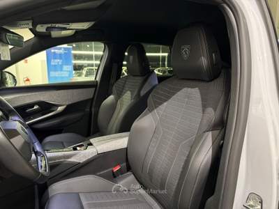 Peugeot 3008 3008 1.2 hybrid GT 145cv e-dcs6 Bianco usata Piombino Dese