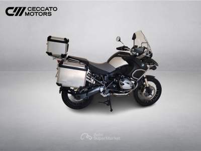 BMW Serie 5 518i Adventure Abs my10 Nero usata Padova