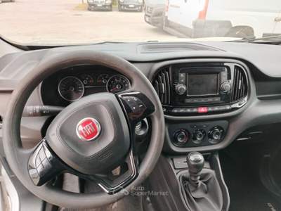 Fiat Doblò Doblò 1.6 MJT 120CV S&S PL-TN Cargo Maxi Lounge Argento usata MONTE URANO