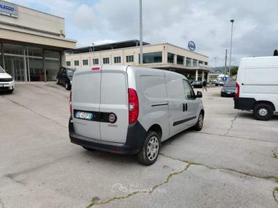 Fiat Doblò Doblò 1.6 MJT 120CV S&S PL-TN Cargo Maxi Lounge Argento usata MONTE URANO