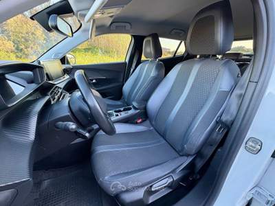 Peugeot 2008 Peugeot 2008 1.5 Blue HDI 100 Allure #10328 Bianco usata Olbia