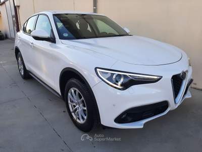 Alfa Romeo Stelvio 2.2 TurboD 210cv AT8 Q4 Business Bianco usata Castelnovo di Sotto