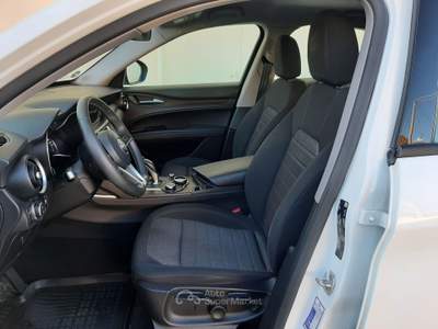 Alfa Romeo Stelvio 2.2 TurboD 210cv AT8 Q4 Business Bianco usata Castelnovo di Sotto