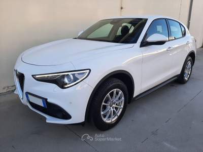 Alfa Romeo Stelvio 2.2 TurboD 210cv AT8 Q4 Business Bianco usata Castelnovo di Sotto