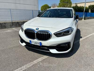 BMW Serie 1 118i 118 118i 5p. Sport Aut. - cerchi 19 - nuovo modello Bianco usata Maserà di Padova