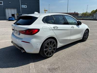 BMW Serie 1 118i 118 118i 5p. Sport Aut. - cerchi 19 - nuovo modello Bianco usata Maserà di Padova