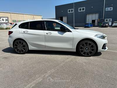 BMW Serie 1 118i 118 118i 5p. Sport Aut. - cerchi 19 - nuovo modello Bianco usata Maserà di Padova