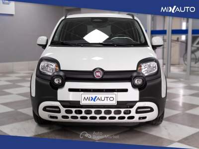 Fiat Panda Pandina Cross 1.0 Firefly Hybrid S&amp;S 70CV Bianco usata Latina