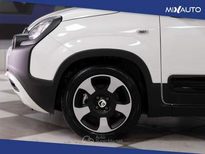 Fiat Panda Pandina Cross 1.0 Firefly Hybrid S&amp;S 70CV Bianco usata Latina