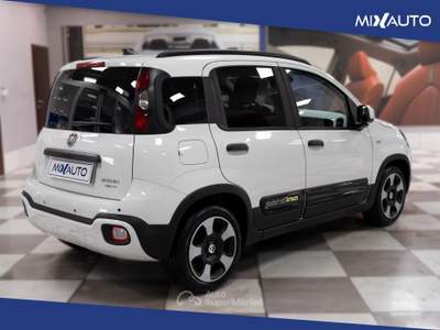 Fiat Panda Pandina Cross 1.0 Firefly Hybrid S&amp;S 70CV Bianco usata Latina