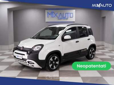Fiat Panda Pandina Cross 1.0 Firefly Hybrid S&amp;S 70CV Bianco usata Latina