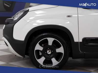 Fiat Panda Pandina Cross 1.0 Firefly Hybrid S&amp;S 70CV Bianco usata Latina