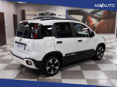 Fiat Panda Pandina Cross 1.0 Firefly Hybrid S&amp;S 70CV Bianco usata Latina