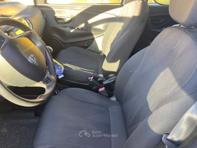 Lancia Ypsilon Unico proprietario, non fumatore, tagliandata ogni anno. Grigio usata olbia