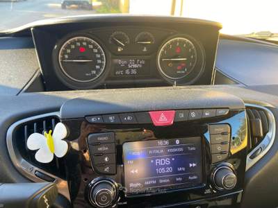 Lancia Ypsilon Unico proprietario, non fumatore, tagliandata ogni anno. Grigio usata olbia