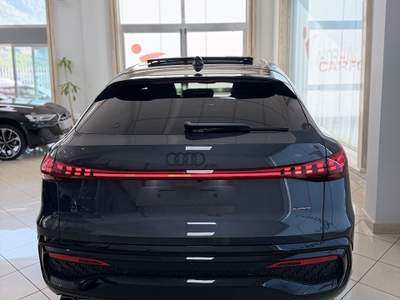 Audi Q5 Sportback 204 cv Tetto/cerchi21/Tappezzeria Sport (Super offerta) Grigio usata San Felice a Cancello