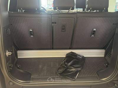 Land Rover Defender VII  90 3.0d i6 mhev SE awd 200cv auto/Unico Proprietario/iva esposta/full pelle/cerchi neri 20"/da vetrina! Nero usata Torino