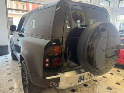 Land Rover Defender VII  90 3.0d i6 mhev SE awd 200cv auto/Unico Proprietario/iva esposta/full pelle/cerchi neri 20"/da vetrina! Nero usata Torino