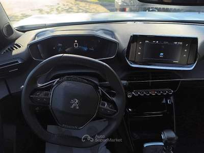 Peugeot 2008 2ª serie PureTech 100 S&S Allure Bianco usata Perugia