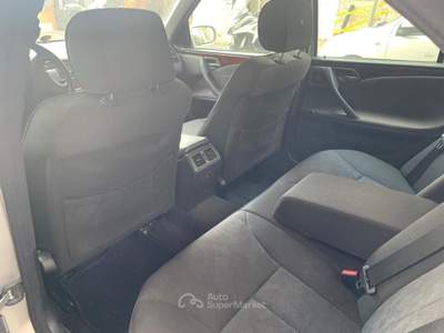 Mercedes-Benz Classe E Mercedes E 200 Elegant Argento usata ROMA