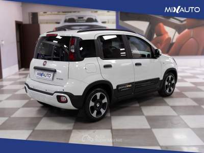Fiat Panda Pandina Cross 1.0 Firefly Hybrid S&amp;S 70CV Bianco usata Latina