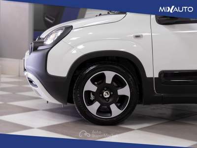 Fiat Panda Pandina Cross 1.0 Firefly Hybrid S&amp;S 70CV Bianco usata Latina