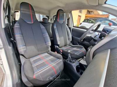 Peugeot 108 2015 1.0 VTi 68cv Active Bianco usata Cerignola