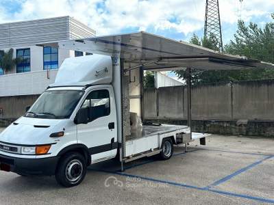Iveco Daily 65c15 Magazzino /sponda caricatrice Bianco usata Teverola