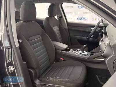 Alfa Romeo Stelvio 2.2 Turbodiesel 190 CV AT8 Q4 Business - PROMO Grigio usata Este