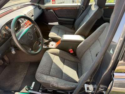 Mercedes-Benz Classe C Classe C 180 Berlina Elegance Grigio usata Ciriè
