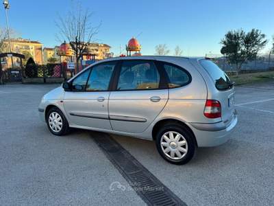 Renault Mégane Megane Scénic 1.9 dCi cat Expression Grigio usata Rimini