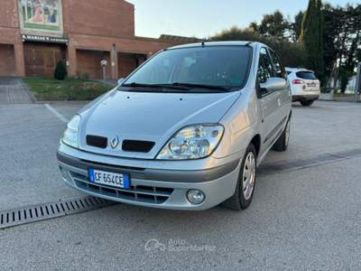 Renault Mégane Megane Scénic 1.9 dCi cat Expression Grigio usata Rimini