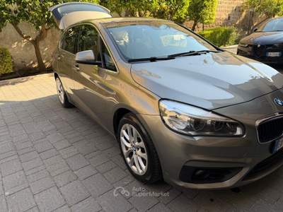 BMW Serie 2 Active Tourer 218d Tenuta sempre in box, unico proprietario Argento usata Napoli