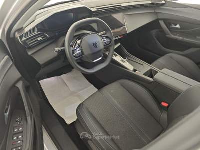 Peugeot 308 BlueHDi 130 S&S SW Allure Verde usata Capua