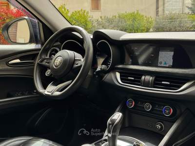 Alfa Romeo Stelvio AT8 Q4 Executive Grigio usata SANTERAMO IN COLLE